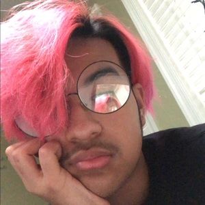 Meet your Posher, Moises